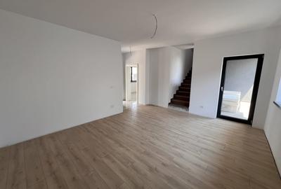 Casă cu 4 camere cu Teren 200 Mp în Micești - 3