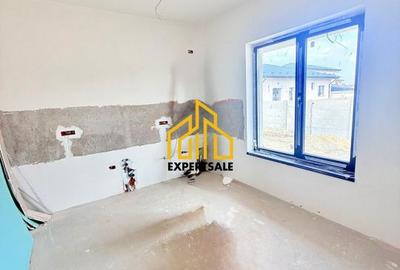 Casă cu 4 camere cu Teren 450 Mp în Central - 2