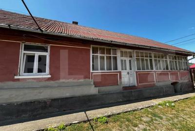 Casă cu 4 camere cu Teren 3300 Mp în Central - 12