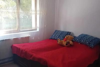 Inchiriez apartament decomandat visoi 3 - 5