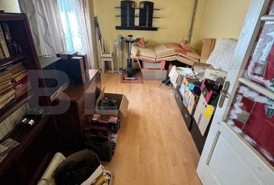 Casă cu 3 camere decomandat cu Teren 374 Mp în Central