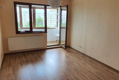 Apartament cu 5 camere decomandat în Titan