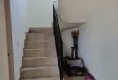 Casă cu Teren 299 Mp în Central