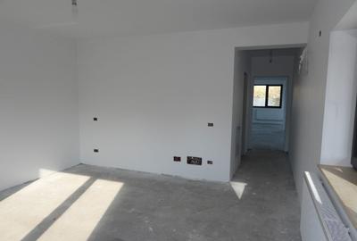 Casă cu 4 camere cu Teren 800 Mp în Nisipoasa - 3