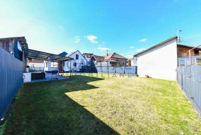 Casă cu 3 camere cu Canalizare în Central - 2