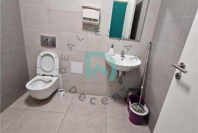 Spațiu comercial, de 47 mp, în 13 Decembrie - 8