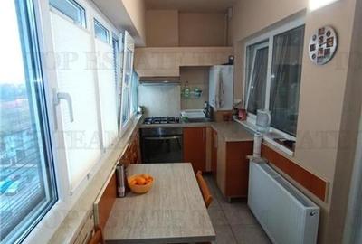 Super apartament cochet din 2008 cu 3 cam. si balcon plus loc de parcare, avand - 7