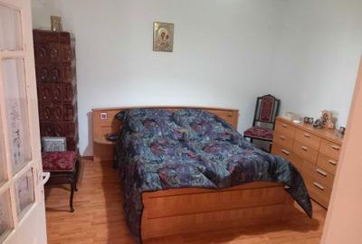 Casă cu 4 camere în Central - 1