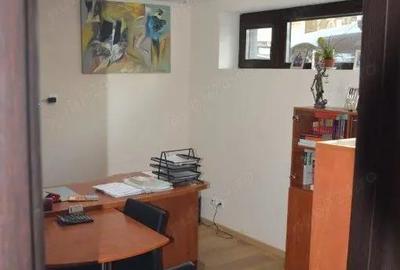 Apartament cu 4 camere decomandat în Central - 8