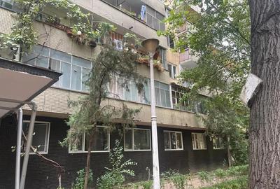 Inchiriez sau vand apartament 2 camere , confort 1 decomandat etaj 6 10. Pret vanzare 47.000 - 6