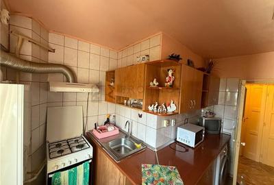 Apartament 3 camere cf 1  semidecomandat zona Micro 3 - 6