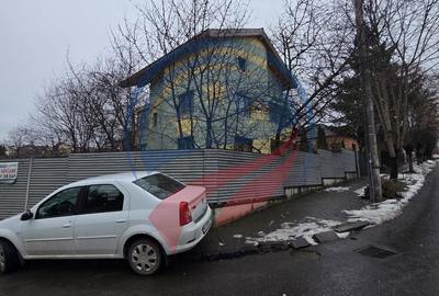 Casă cu 8 camere cu Canalizare în Central - 9