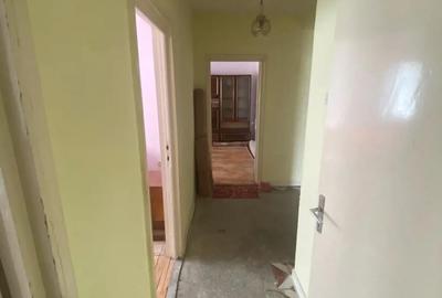 Apartament cu 3 camere decomandat în Târgu Ocna - 4