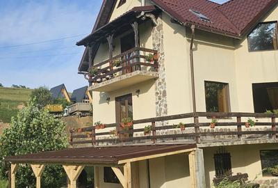 Casă cu 4 camere în Fundata - 5