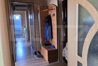 Apartament de vanzare, cu 4 camere, 4 balcoane, 75 mp, zona Blv Bucuresti - 11