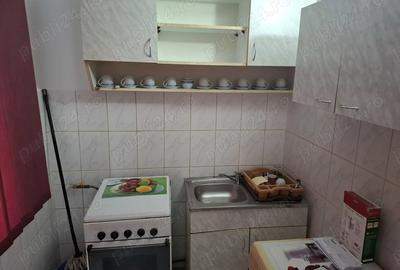 Garsonieră decomandată în Podgoria - 2