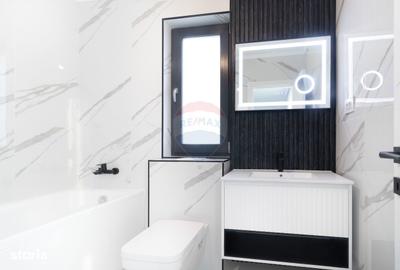 Casă cu 5 camere decomandat cu Teren 181 Mp în Odăi