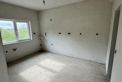 Casă cu 4 camere în Central - 2