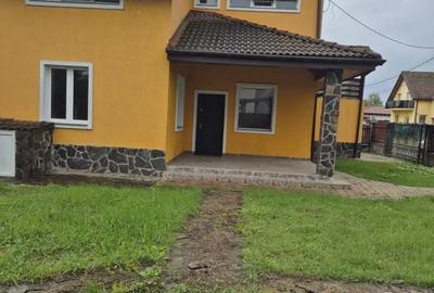 Casă cu 3 camere în Ernei - 1