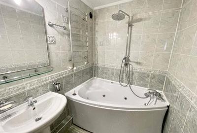 Apartament cu 3 camerede vanzare in zona Planete - 1