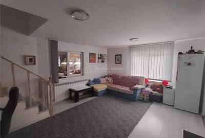 Petrosnita, Casa la Curte cu Garaj si Teren de 900 Mp - 16