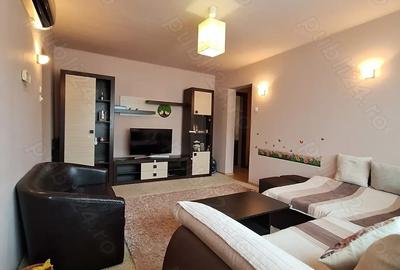 Apartament cu 3 camere semidecomandat în Drumul Taberei