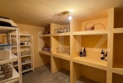 Casă cu 7 camere cu Teren 230 Mp în Central - 17