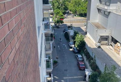Apartament cu 3 camere în Drumul Taberei - 3