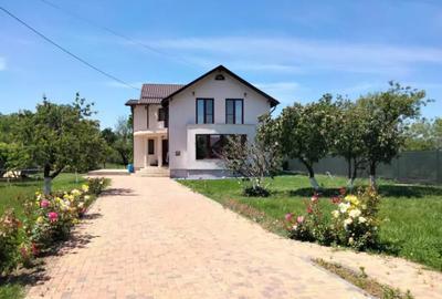 Casă cu 5 camere cu Teren 2200 Mp în Central - 11