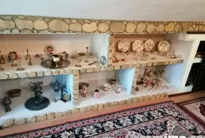 Casă cu 8 camere cu Teren 550 Mp în Bârnova - 2