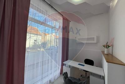 Spațiu comercial, de 102 mp, în Central - 7