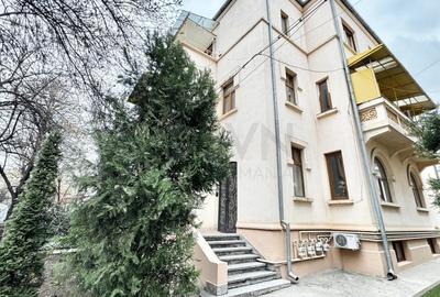 Apartament cu 9 camere semidecomandat, mobilat în Dorobanți