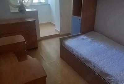 Apartament cu 3 camere decomandat în Sud - 4