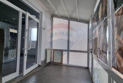 Spatiu comercial 110 mp de inchiriat - Podul de Piatra - 2