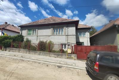 Casă individuală cu 4 camere cu Teren 642 Mp în Central - 2
