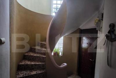 Casă cu 9 camere cu Teren 416 Mp în Central - 21