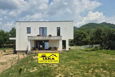 Str. Corbului, casa P+1, 30 ari teren - 1