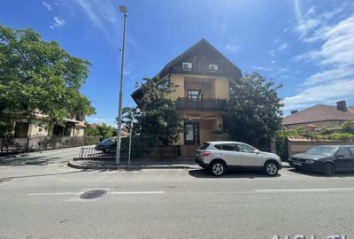 Casă individuală cu 8 camere cu Canalizare în Central - 1