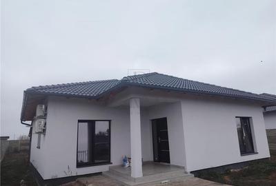 Casă individuală cu 4 camere cu Canalizare în Moșnița Nouă - 3