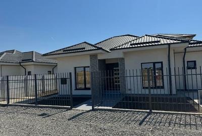 Casa parter 2025,incalzire in pardoseala3 dormitoare,2 bai,teren 320mp,1 parcare - 1