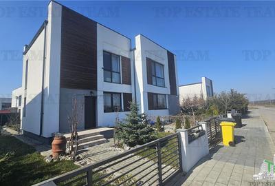 Duplex cu 3 camere cu Canalizare în Ulmi - 10