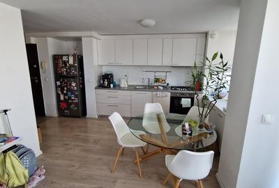 Apartament cu 3 camere decomandat în Obor