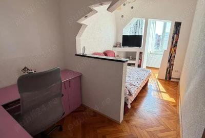 Apartament cu 3 camere decomandat în Grădiște - 4