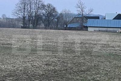 Teren de 27759 mp, în Central