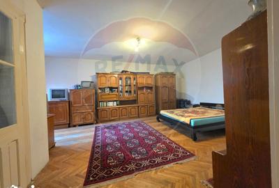 Casă cu 2 camere decomandat cu Teren 102 Mp în Ultracentral - 5