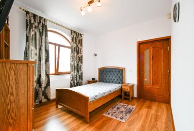 Casă individuală cu 6 camere cu Canalizare în CET - 34