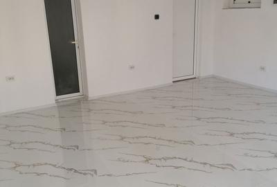 Spațiu comercial, de 100 mp, în Petros - 8