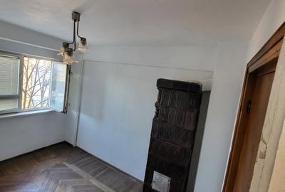 Apartament cu 3 camere decomandat în Pârscov - 1