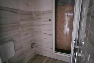 Apartament cu 2 camere semidecomandat în Micro I - 18
