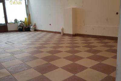 SPATIU COMERCIAL 50 m.p, stradal, la 100 m de Spital Judetean - 8